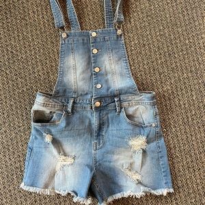 Francesca’s Overall Shorts Size Small